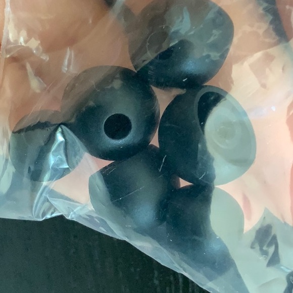 Lots of various Earbuds Replacement ear tips - Picture 2 of 2